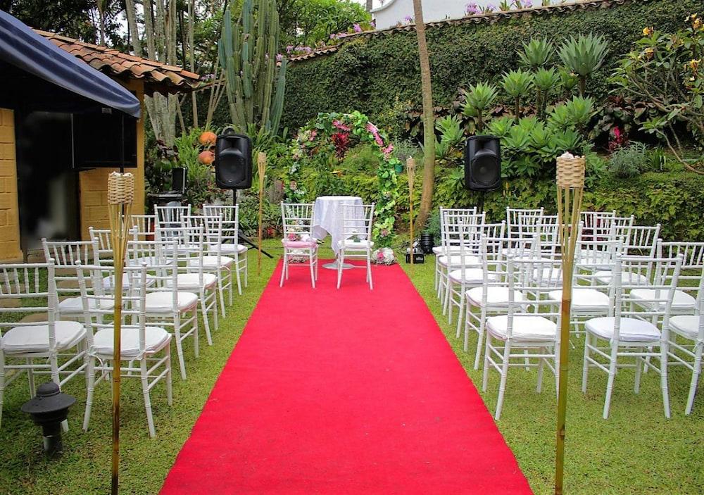 Hotel Poblado Campestre Medellín Exterior foto